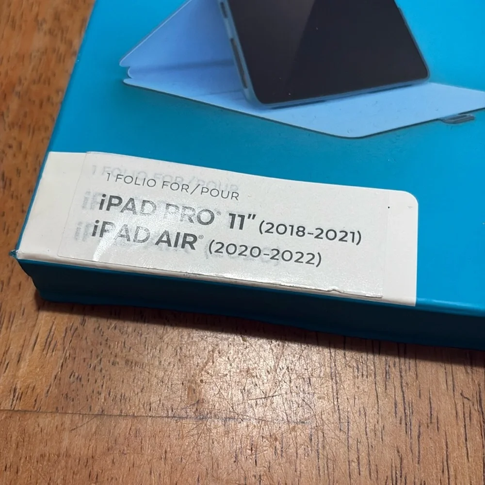 New in box SPECK IPAD CASE iPad Pro 11 or iPad Air